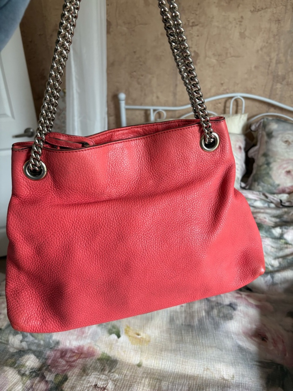 Gucci Coral Pink Soho Shoulder Bag with Tassel - Picture 2 of 4
